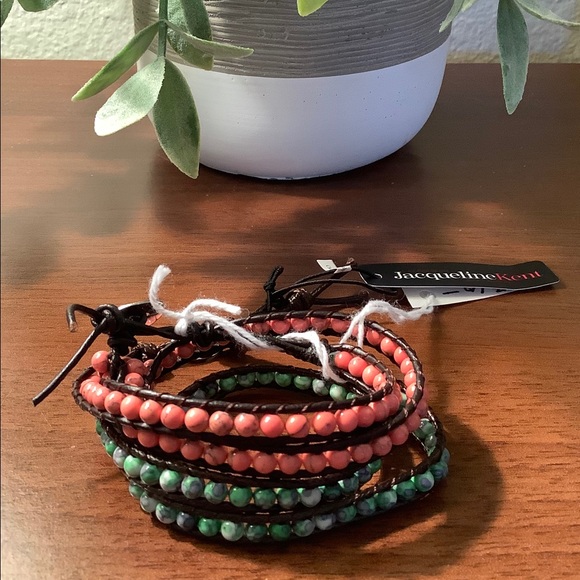 ☀️2 for $20 - Wrap Bracelet, Set of 2 Red & Green - Picture 1 of 4